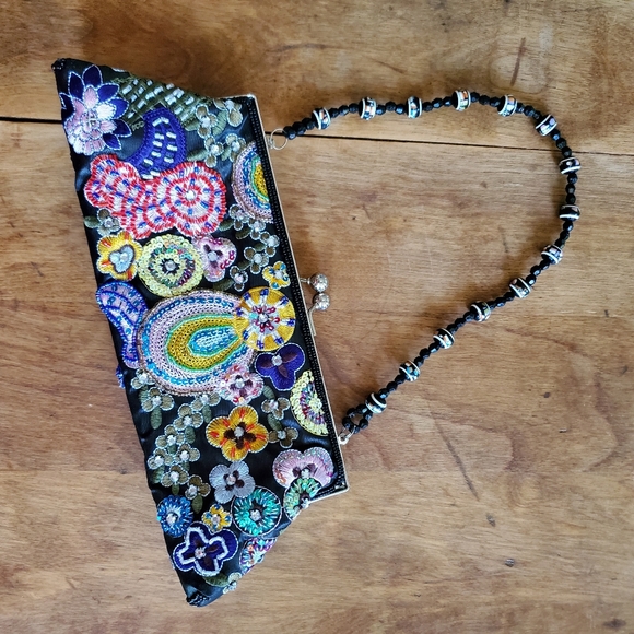 Colorful Beaded Clutch w/ Detachable Straps - Picture 6 of 9